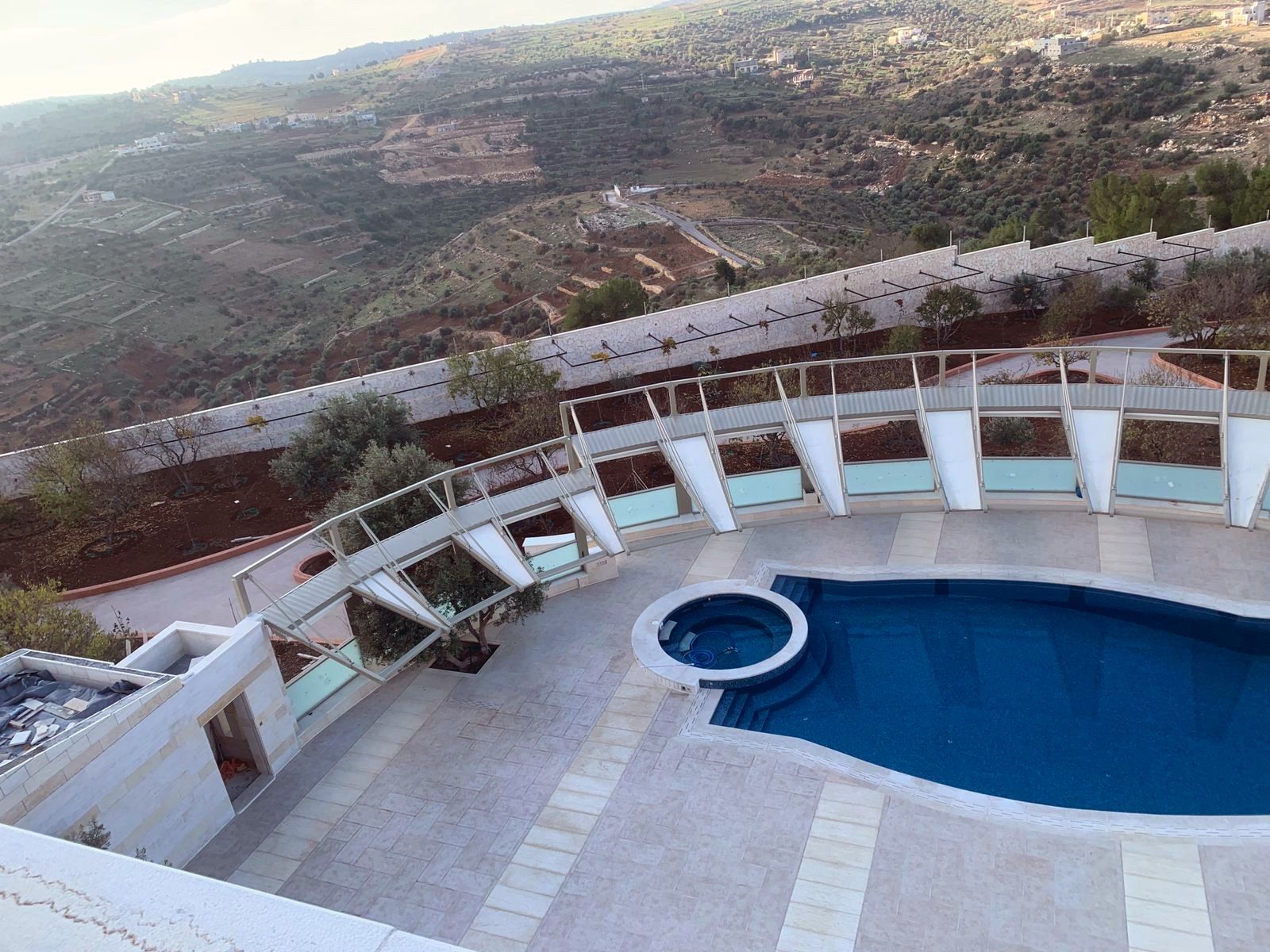 Pool and jacuzzi